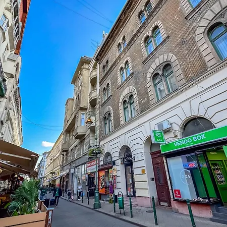 Raday Stylish Flat In The Heart Of * Boedapest